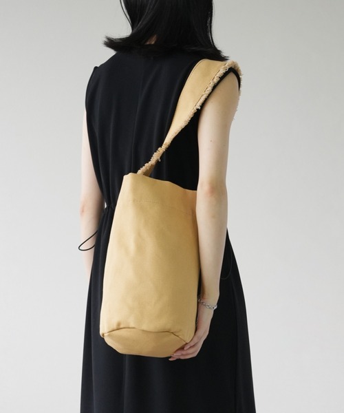 IAMUSE（アイアミューズ）の「ショルダーフリンジ　ワンショルダーキャンバスバッグ S0964【IAMUSE】（ショルダーバッグ・レディース・キャメル/ホワイト・FREE）」の8枚目の写真