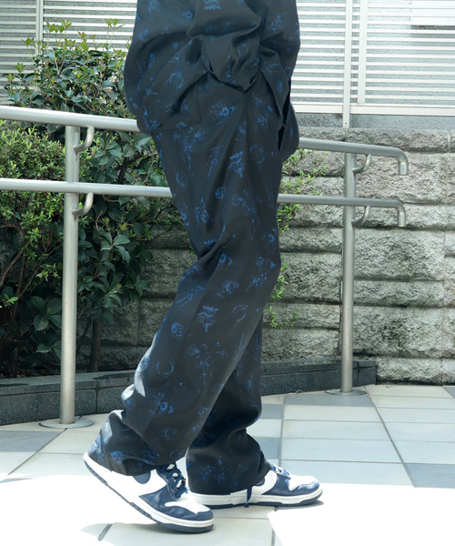 URU（ウル）の「【URU / ウル】WISM 別注 RAYON PRINT EASY PANTS