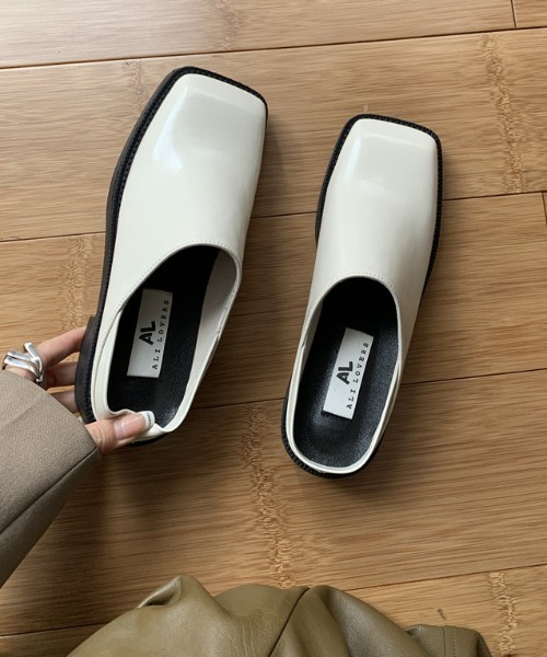 mebole(メボレ)の「スクエアトゥサボサンダル(サンダル・レディース・ブラック/アイボリー・SMALL/MEDIUM/LARGE)」の10枚目の写真