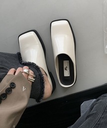 mebole（メボレ）の「スクエアトゥサボサンダル（サンダル）」