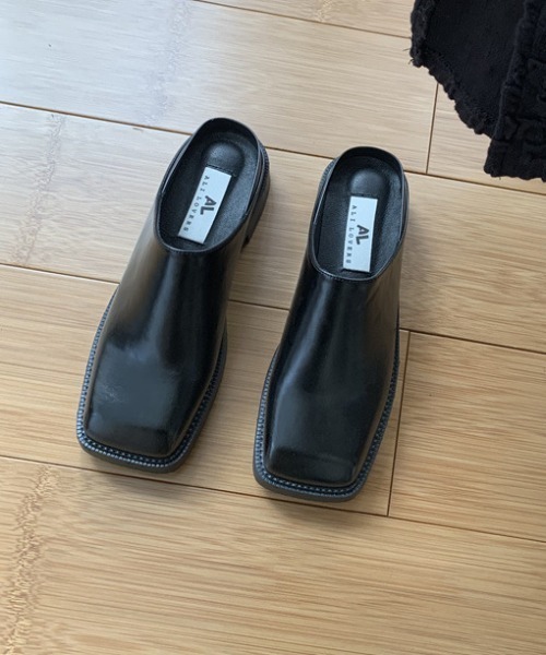 mebole(メボレ)の「スクエアトゥサボサンダル(サンダル・レディース・ブラック/アイボリー・SMALL/MEDIUM/LARGE)」の16枚目の写真