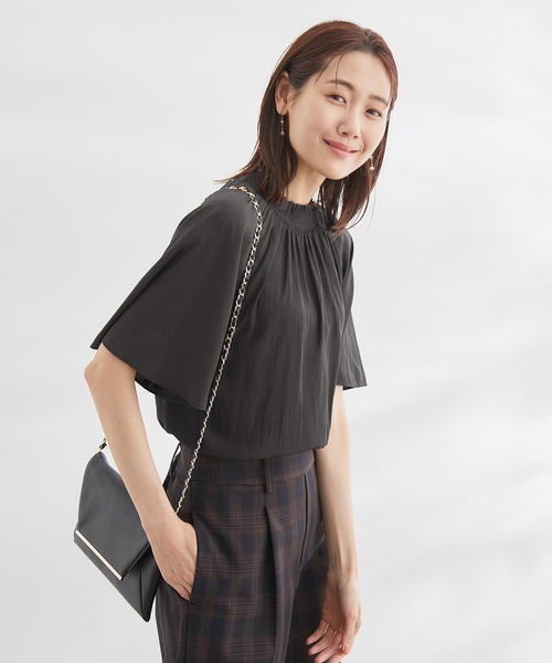 シャーリングフリルフレアスリーブ