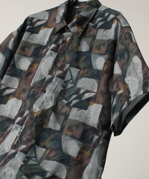 Art re A select（アトリエセレクト）の「Ealry Drape Georgette Whole Pattern Harfsleeve Oversized Shirt/エアリー ドレープ 総柄 ビッグシルエット レギュラーカラー半袖シャツ（シャツ/ブラウス・メンズ・カーキ/アイボリー/グレー系その他/ブラウン系その他/ブラック×レッド/ブラック系その他2/ブラウン系その他4/ブラウン系その他5/ブルー系その他2/ホワイト系その他5/ホワイト系その他2/ホワイト系その他4/ブラック系その他3/ブラック系その他5/ブラウン系その他2/ブラック系その他/ブルー系その他/ブラック系その他7/グレー系その他2/グレー系その他3/グレー系その他4/ブラックミックス/ネイビー/ベージュ系その他/ブラック×ホワイト/ホワイト系その他/ホワイト系その他3/ブラック系その他4/ブラック系その他6/ブラウン系その他3/ベージュ系その他2・M/L）」の19枚目の写真
