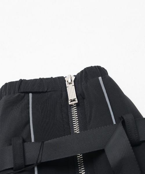 ililil（イルイルイル）の「『ililil/イルイルイル』【サイバー