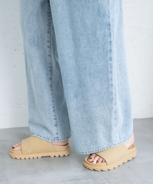 KBF（ケイビーエフ）の「フットベットフラットサンダル（サンダル・レディース・ベージュ/ブラック・36/40/38）」の7枚目の写真