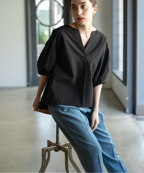 OPAQUE.CLIP（オペークドットクリップ）の「◆イージーケアサッカーストライプ スキッパーブラウス/ボリューム袖【吸水速乾/ストレッチ/洗濯機洗い可】（シャツ/ブラウス・レディース・ホワイト系5/ブルー系2/ブラック・40/38/36/42）」の17枚目の写真