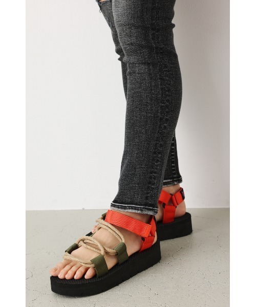RODEO CROWNS WIDE BOWL(ロデオクラウンズワイドボウル)の「COLOR CORD SANDALS(サンダル・レディース・ベージュ系その他/ブルー系その他/ブラック系その他・23.5cm/24.5cm)」の8枚目の写真