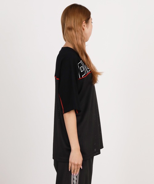 PLEASURES リビール ロゴ メッシュ オーバーサイズ Tシャツ PLEASURES(プレジャー)の「PLEASURES/プレジャーズ REVEAL