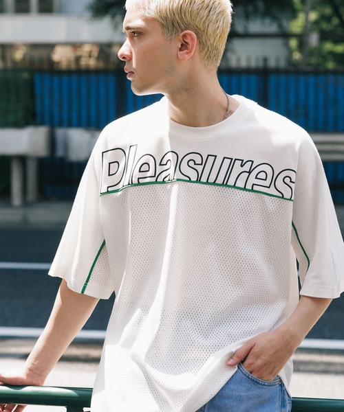 PLEASURES ブランドロゴ クルーネック 半袖 Tシャツ 送料関税込 PLEASURES/プレジャーズ PARTY LOGO T-SHIRT ビッグシルエット