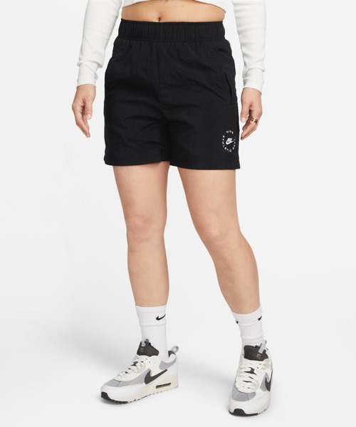 NIKE（ナイキ）の「ナイキ スポーツウェア ウィメンズ ハイライズ ウーブン ショートパンツ / Nike Sportswear Women's High-Rise Woven Shorts＜XS-2XL 展開＞（その他パンツ・レディース・ホワイト/ブラック/ピンク・XS/S/XL/M/2XL/L）」の4枚目の写真