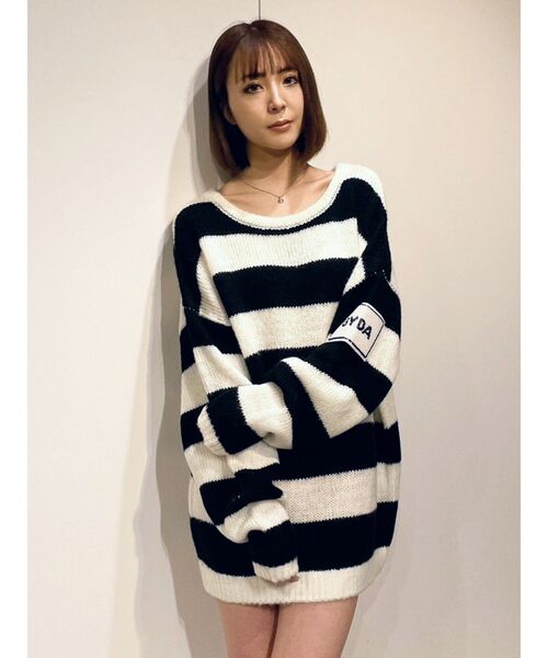 GYDA（ジェイダ）の「GYDA BEADS ボーダーLOOSEニット TOPS（ニット/セーター・レディース・ブラック/イエロー・FREE）」の2枚目の写真