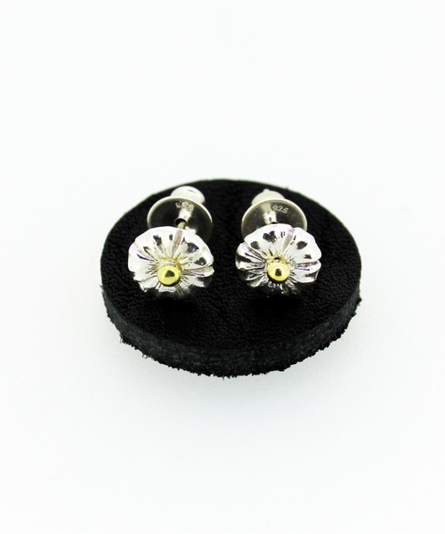 THE MILES（ザ マイルズ）の「ガレージウダガワ シルバー K18 ミニコンチョピアス （両耳用）フラワー #6（ピアス（両耳用）・メンズ・シルバー・FREE）」の4枚目の写真
