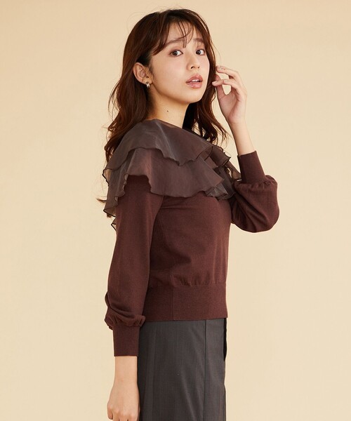 Feroux(フェルゥ)の「【洗える】ラッフルコンビ ニット(ニット/セーター・レディース・ブラック系/スカイブルー系/ダークブラウン系・F)」の5枚目の写真