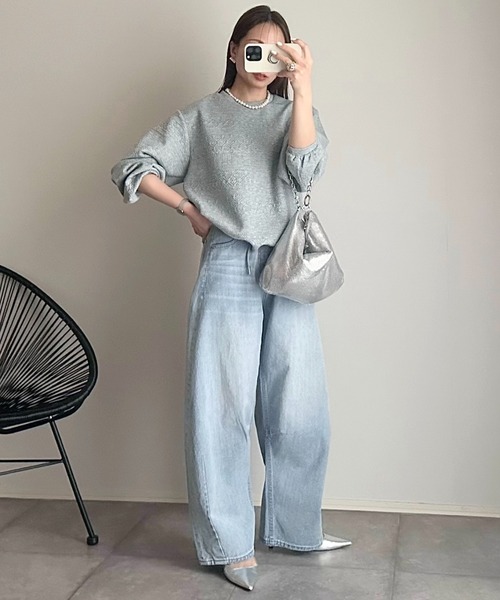 Eclat one（エクラワン）の「幾何学柄 エンボス 裾ドロスト プルオーバー（スウェット・レディース・ブラック/グレー/オフホワイト/ブルー・FREE）」の15枚目の写真