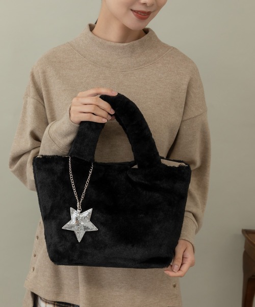 KATHARINE ROSS(キャサリンロス)の「【KATHARINE ROSS】WEB限定 モコモコファーバッグ(トートバッグ・レディース・グレー/ブラック/ベージュ/ブルー/ブラウン・MEDIUM)」の2枚目の写真