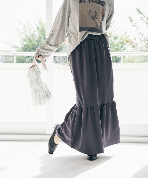 marjour（マージュール）の「RIB TIERED SKIRT（スカート・レディース・チャコール/ブラック・M/S）」の2枚目の写真