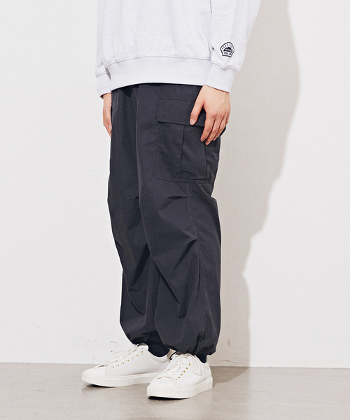 B.C STOCK（ベーセーストック）の「オーバーカーゴパンツ（カーゴパンツ・メンズ・ベージュ/ブルー系その他/ブラック/カーキ/レンガ・FREE）」の2枚目の写真