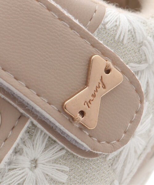 apres les cours(アプレレクール)の「GIRLSレースベルトスニーカー(スニーカー・キッズ・ピンク/ベージュ・15 /17/14/16/18/19)」の4枚目の写真