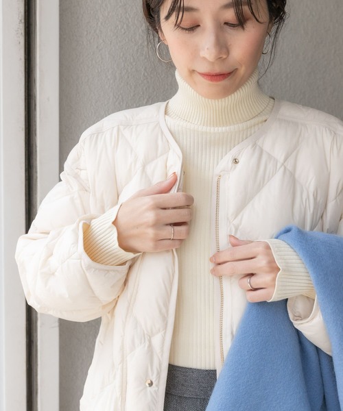 URBAN RESEARCH DOORS(アーバンリサーチドアーズ)の「タートルネックリブニット(ニット/セーター・レディース・ブラック/オフホワイト/ブルー/グリーン系その他・MEDIUM)」の7枚目の写真