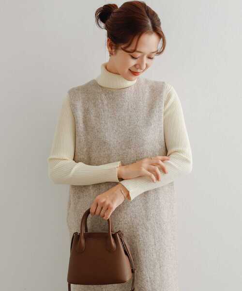 URBAN RESEARCH DOORS(アーバンリサーチドアーズ)の「タートルネックリブニット(ニット/セーター・レディース・ブラック/オフホワイト/ブルー/グリーン系その他・MEDIUM)」の15枚目の写真