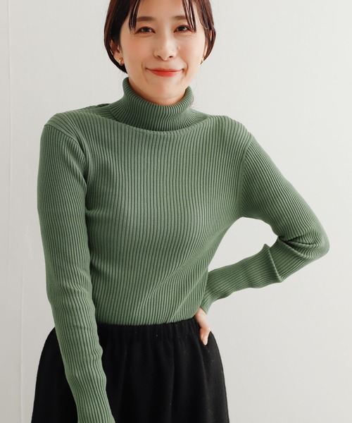 URBAN RESEARCH DOORS(アーバンリサーチドアーズ)の「タートルネックリブニット(ニット/セーター・レディース・ブラック/オフホワイト/ブルー/グリーン系その他・MEDIUM)」の21枚目の写真