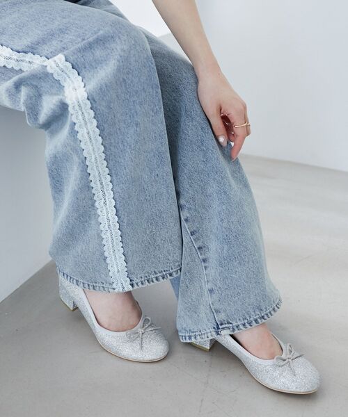 MAJESTIC LEGON（マジェスティックレゴン）の「【WEB限定S・XLサイズあり】ラメリボンパンプス（パンプス・レディース・ゴールド/ピンク/シルバー/ダークグレー・LARGE/SMALL/MEDIUM/X-LARGE）」の3枚目の写真