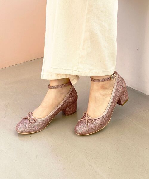 MAJESTIC LEGON（マジェスティックレゴン）の「【WEB限定S・XLサイズあり】ラメリボンパンプス（パンプス・レディース・ゴールド/ピンク/シルバー/ダークグレー・LARGE/SMALL/MEDIUM/X-LARGE）」の5枚目の写真
