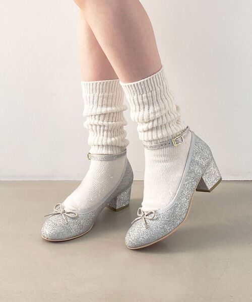 MAJESTIC LEGON（マジェスティックレゴン）の「【WEB限定S・XLサイズあり】ラメリボンパンプス（パンプス・レディース・ゴールド/ピンク/シルバー/ダークグレー・LARGE/SMALL/MEDIUM/X-LARGE）」の10枚目の写真