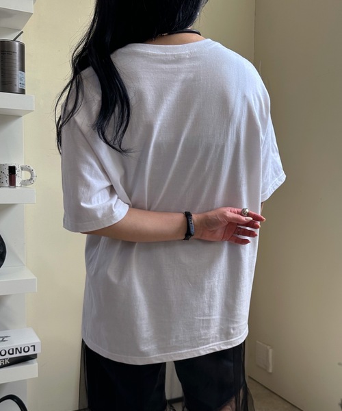 ULEULA(ウルア)の「ルーズベーシックT オーバーサイズ 半袖tee トップス(Tシャツ/カットソー・レディース・ホワイト/ブラック・FREE)」の15枚目の写真