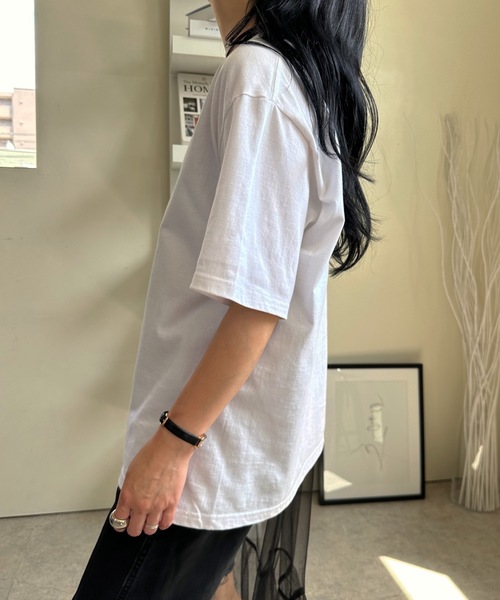 ULEULA(ウルア)の「ルーズベーシックT オーバーサイズ 半袖tee トップス(Tシャツ/カットソー・レディース・ホワイト/ブラック・FREE)」の14枚目の写真
