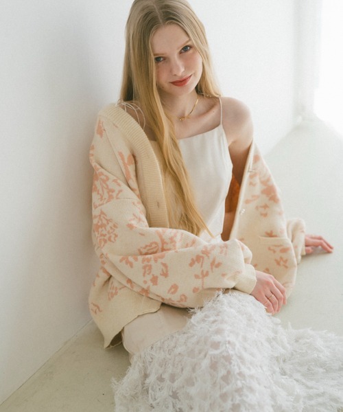 ECREL（エクレール）の「フラワービジューカーディガン（ニット/セーター・レディース・ピンク/ライトグレー/グレー/ブルー/ベージュ/ボルドー・FREE）」の7枚目の写真