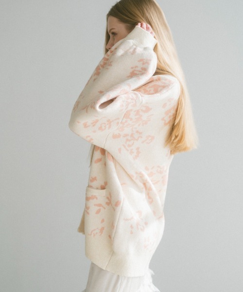 ECREL（エクレール）の「フラワービジューカーディガン（ニット/セーター・レディース・ピンク/ライトグレー/グレー/ブルー/ベージュ/ボルドー・FREE）」の12枚目の写真