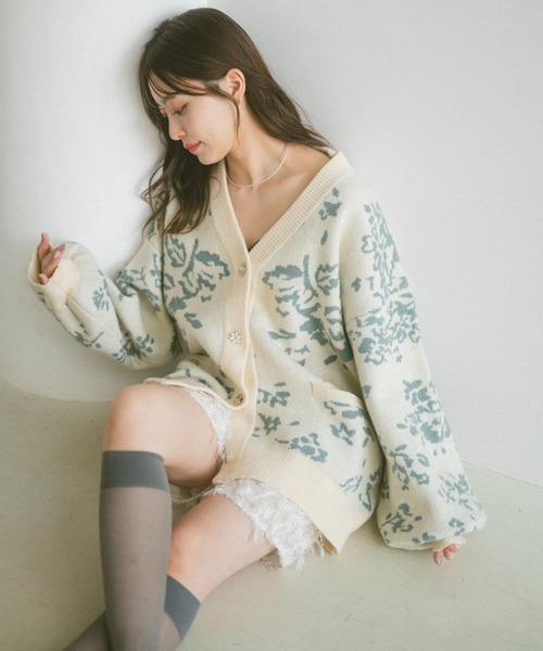 ECREL（エクレール）の「フラワービジューカーディガン（ニット/セーター・レディース・ピンク/ライトグレー/グレー/ブルー/ベージュ/ボルドー・FREE）」の20枚目の写真