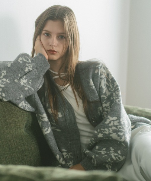 ECREL（エクレール）の「フラワービジューカーディガン（ニット/セーター・レディース・ピンク/ライトグレー/グレー/ブルー/ベージュ/ボルドー・FREE）」の22枚目の写真