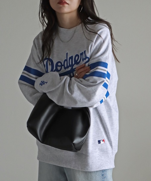 MLB(メジャーリーグベースボール)の「MLBワッペン刺繍チームロゴスウェット(スウェット・レディース・ライトグレー/ホワイト/グリーン/ネイビー/ブラック・M/L/XL)」の4枚目の写真