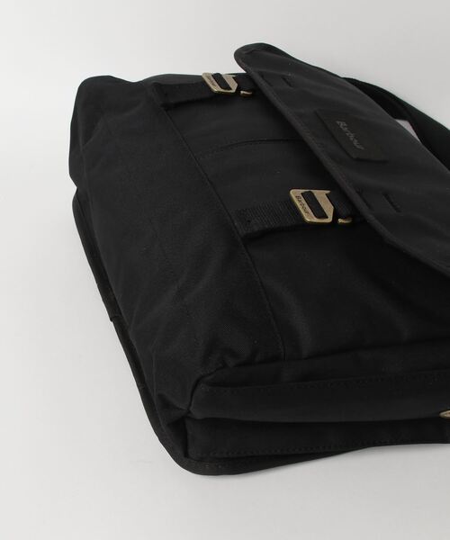 Barbour（バブアー）の「Essential ワックスコットン メッセンジャー