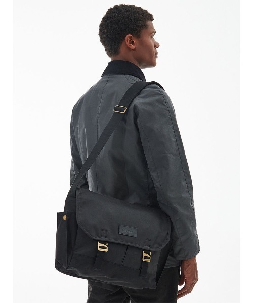 【未使用】Barbour ワックス コットン メッセンジャーバッグ Barbour（バブアー）の「Essential ワックスコットン