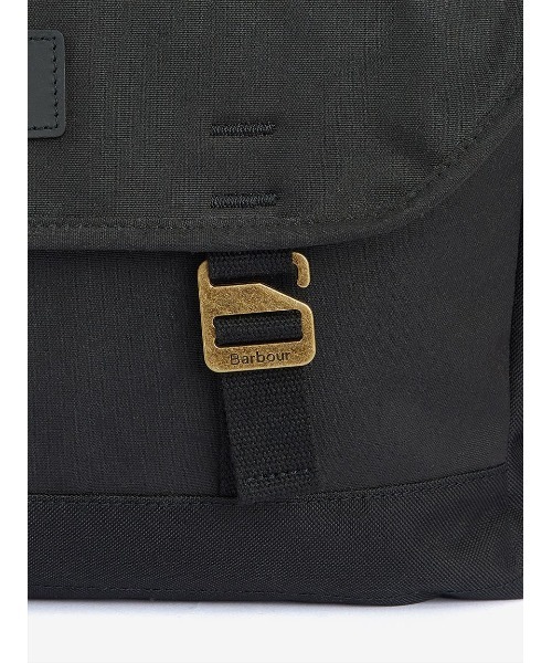 Barbour（バブアー）の「Essential ワックスコットン メッセンジャー