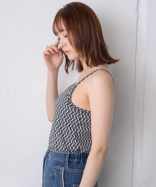 RETRO GIRL(レトロガール)の「柄カップ付キャミ(キャミソール・レディース・ブラウン系その他/ブルー系その他/ホワイト系その他・FREE)」の10枚目の写真