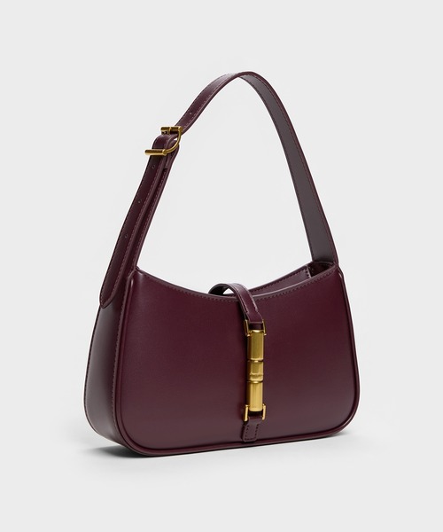 CHARLES & KEITH（チャールズ & キース）の「Cesia セシア メタリックアクセントショルダーバッグ（ショルダーバッグ・レディース・ブラック/クリーム/ワインレッド・M）」の18枚目の写真