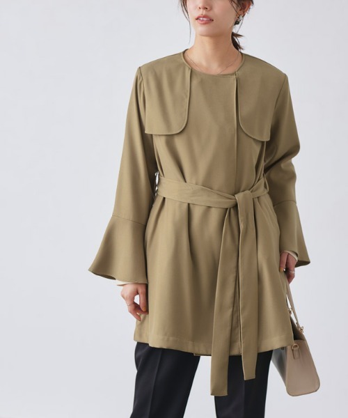 Pierrot（ピエロ）の「フレアスリーブライトアウター（トレンチコート・レディース・ベージュ/ネイビー/アイボリー・M/L）」の2枚目の写真