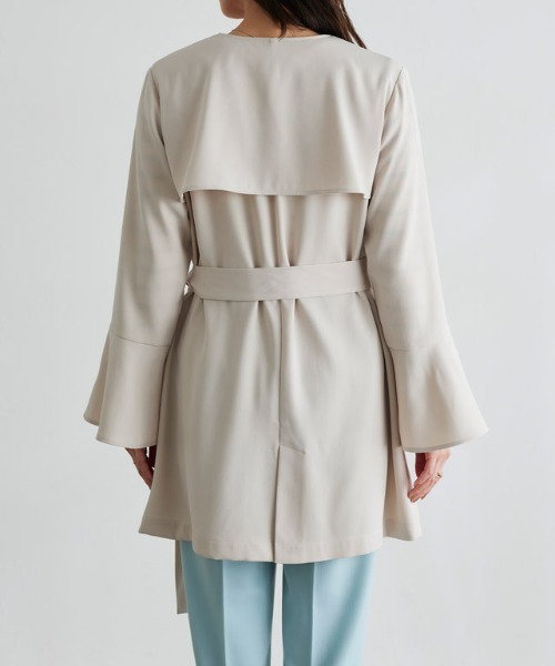 Pierrot（ピエロ）の「フレアスリーブライトアウター（トレンチコート・レディース・ベージュ/ネイビー/アイボリー・M/L）」の13枚目の写真