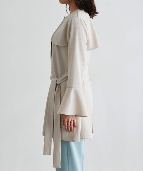 Pierrot（ピエロ）の「フレアスリーブライトアウター（トレンチコート・レディース・ベージュ/ネイビー/アイボリー・M/L）」の17枚目の写真