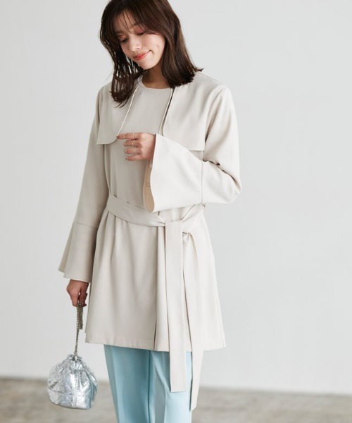 Pierrot（ピエロ）の「フレアスリーブライトアウター（トレンチコート・レディース・ベージュ/ネイビー/アイボリー・M/L）」の4枚目の写真