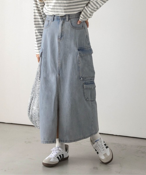 AMELY(エミリー)の「フロントスリットデニムスカート(デニムスカート・レディース・ブルー/ライトブルー/ブラック・M/L)」の11枚目の写真
