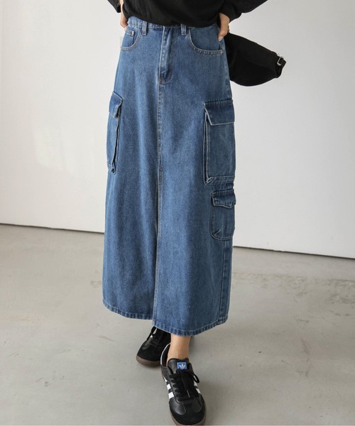 AMELY(エミリー)の「フロントスリットデニムスカート(デニムスカート・レディース・ブルー/ライトブルー/ブラック・M/L)」の8枚目の写真