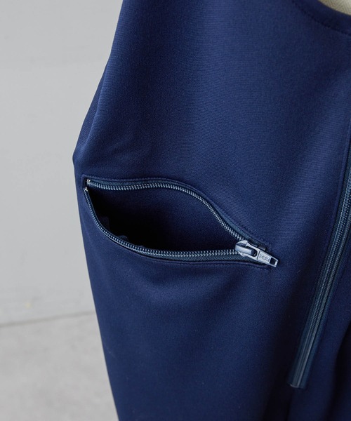 ear PAPILLONNER（イアパピヨネ）の「【GDSS(ジーディーエスエス)】ear別注・トラックオーバーオール（サロペット/オーバーオール・レディース・ブラック/ネイビー・MEDIUM）」の5枚目の写真