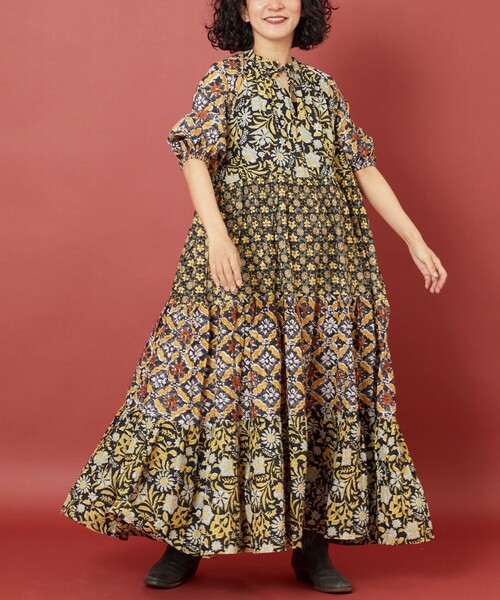 【新品】Freada フリーダ インド絞り柄 ティアードロングワンピース タグ付新品】Freada フリーダ インド絞り柄 ティアードロング