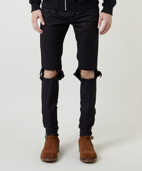 CHRISTIAN DADA(クリスチャンダダ)の「Classic Knee Damaged Skinny Gabardine Trouser(その他パンツ・メンズ・ブラック・50/48/44/46)」の1枚目の写真