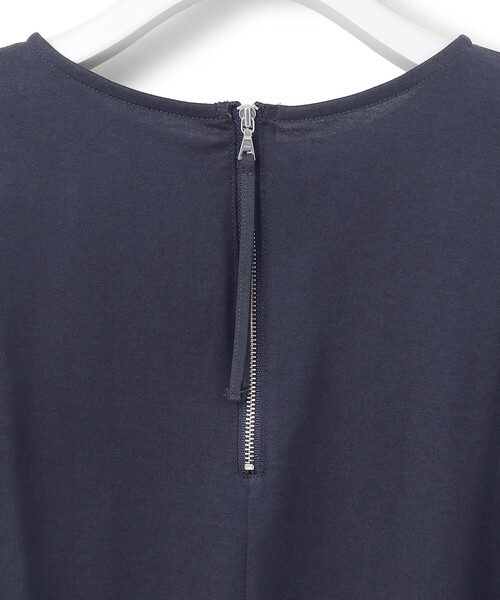 J.PRESS YORK STREET(ジェイプレスヨークストリート)の「【WOMEN】【SMOOTH JERSEY】ツイストスリーブ プルオーバー(Tシャツ/カットソー・レディース・ダルブルー系/ベージュ系/ネイビー系/ホワイト系・F)」の9枚目の写真